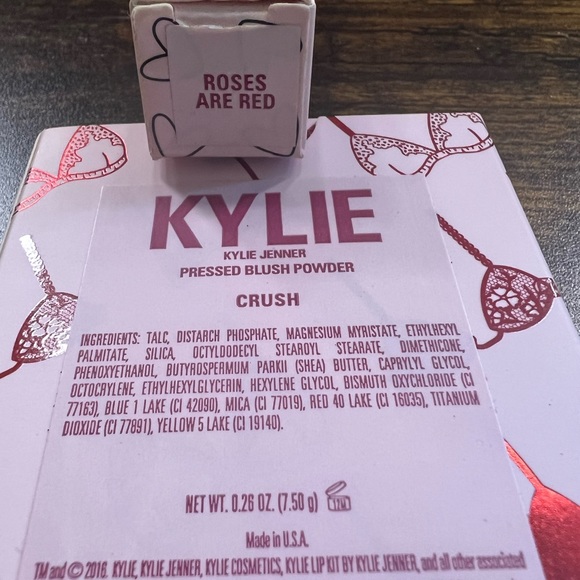 💕 Kylie Cosmetics Valentine’s Day 2019 💕 - Picture 3 of 4